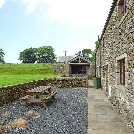 Dales Valley View * Halton West